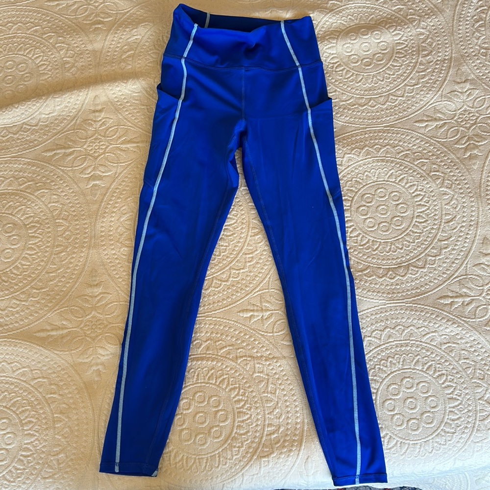 EUC Fabletics PureLuxe leggings with two side pockets, Size S